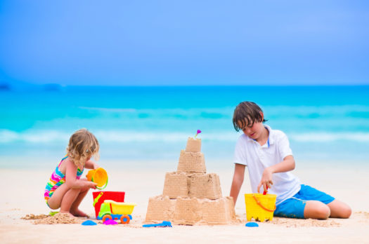 La borsa da spiaggia per il bebé, tutto il necessario